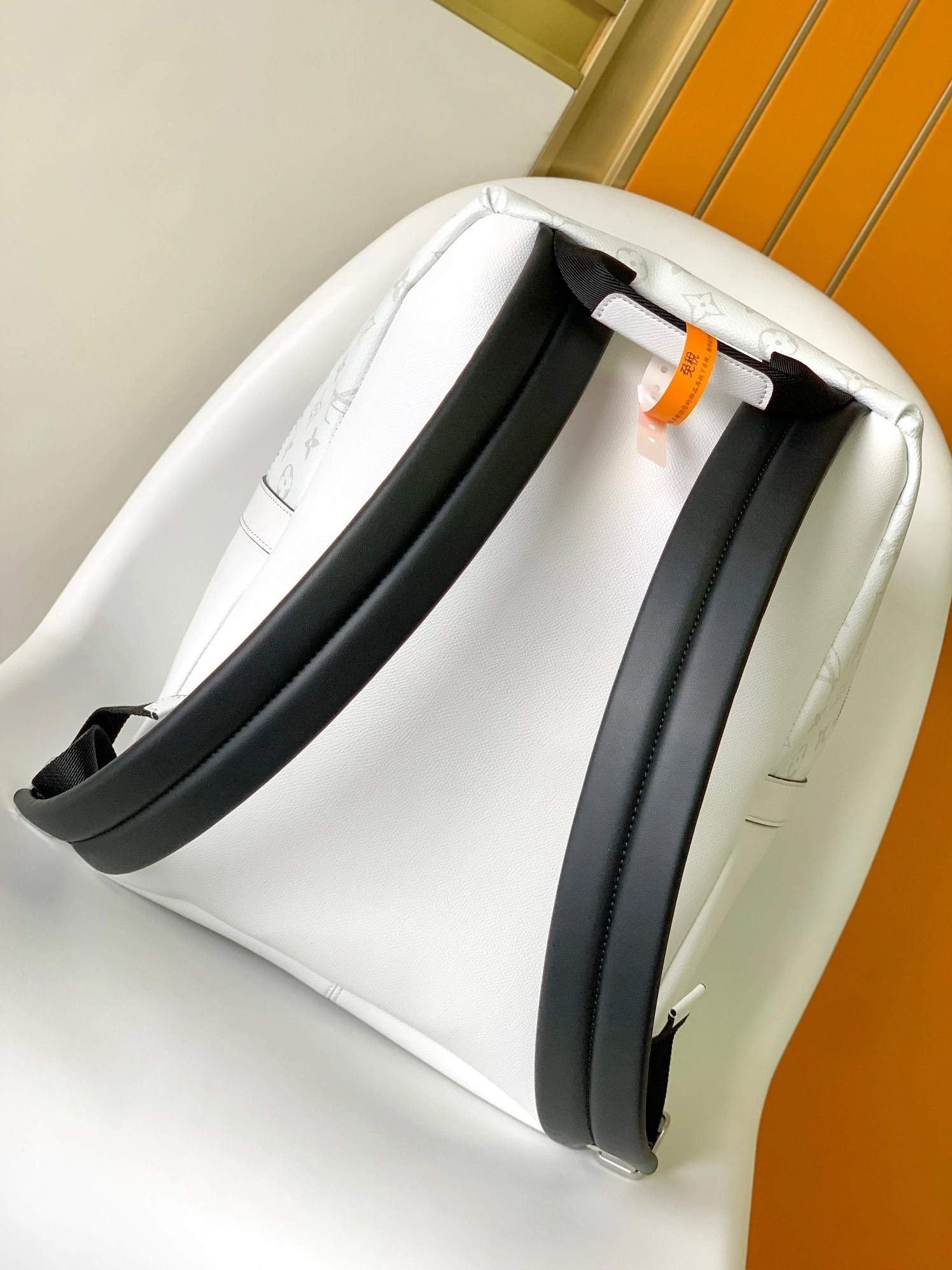 ModernLook 5687 Louis Vuitton LV AAA Man Backpacks