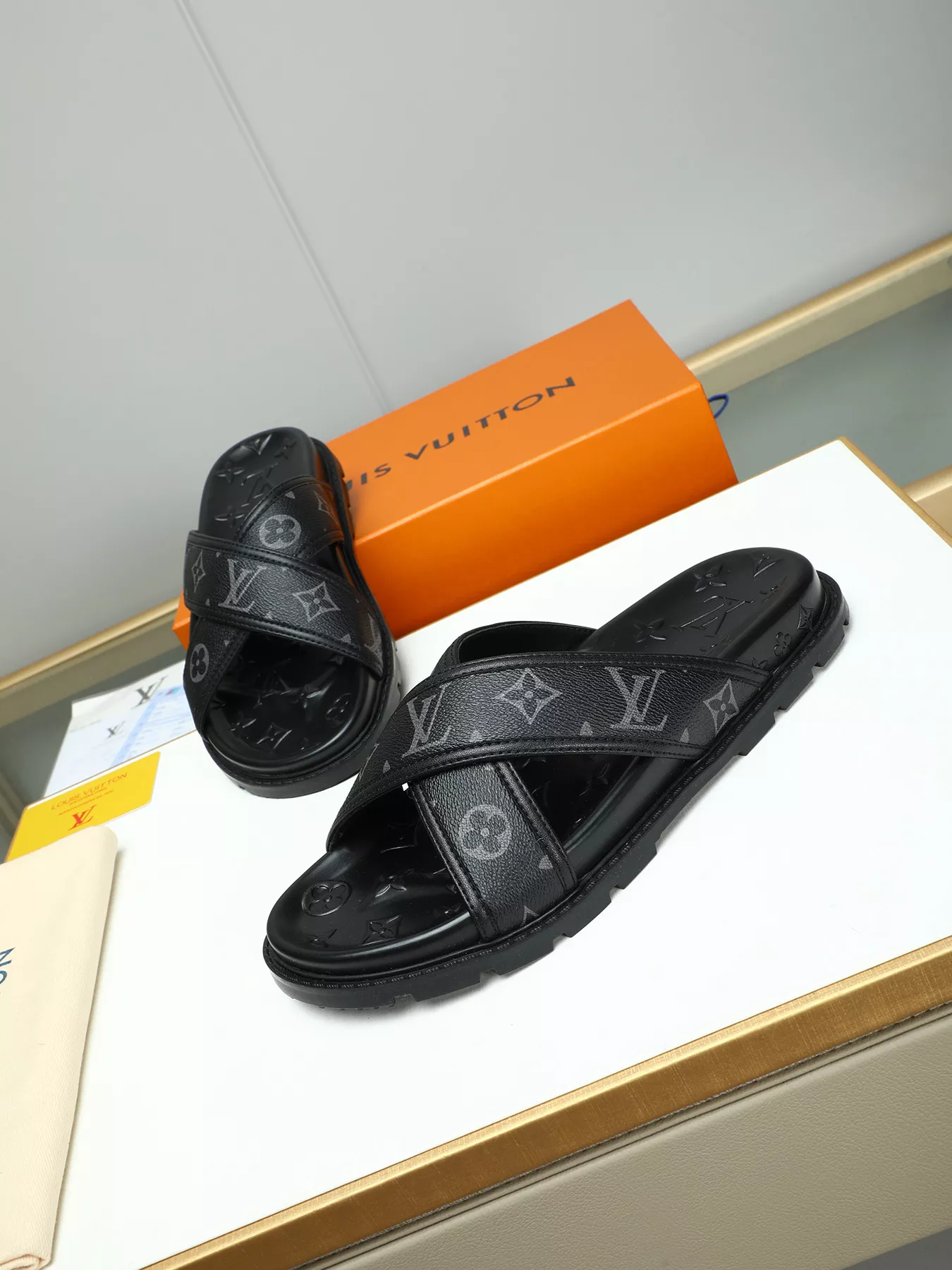 ModernLook 5800 Louis Vuitton Slippers For Men