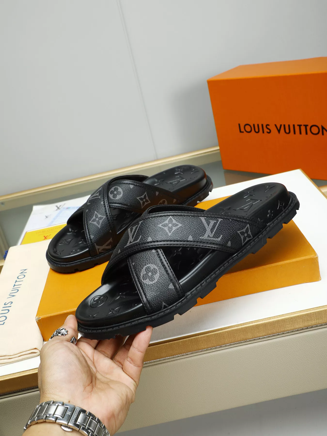 ModernLook 5800 Louis Vuitton Slippers For Men