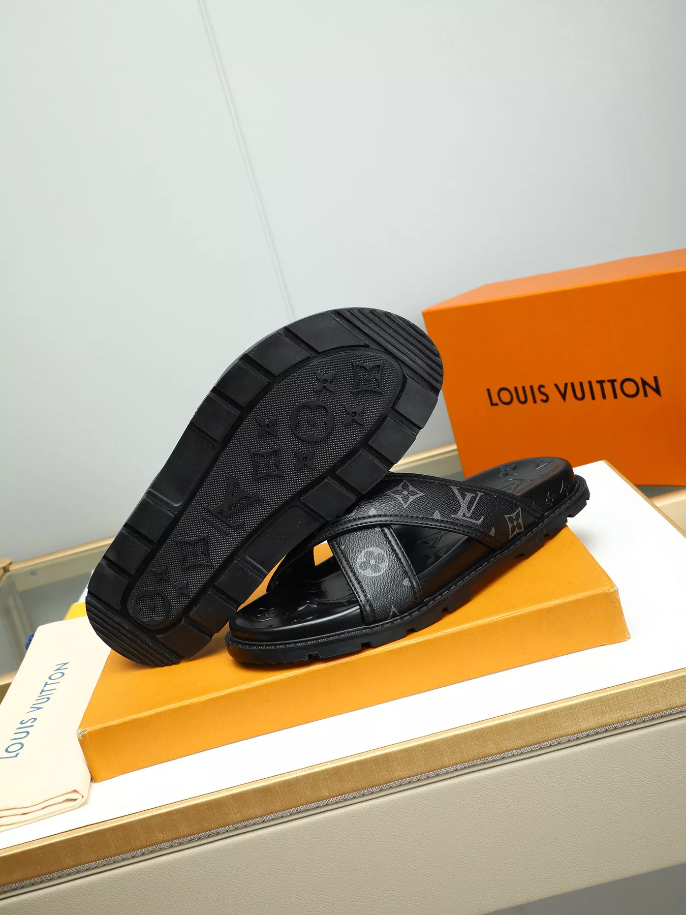 ModernLook 5800 Louis Vuitton Slippers For Men