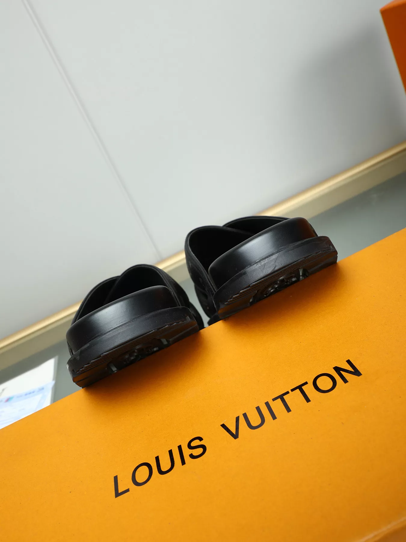 ModernLook 5800 Louis Vuitton Slippers For Men