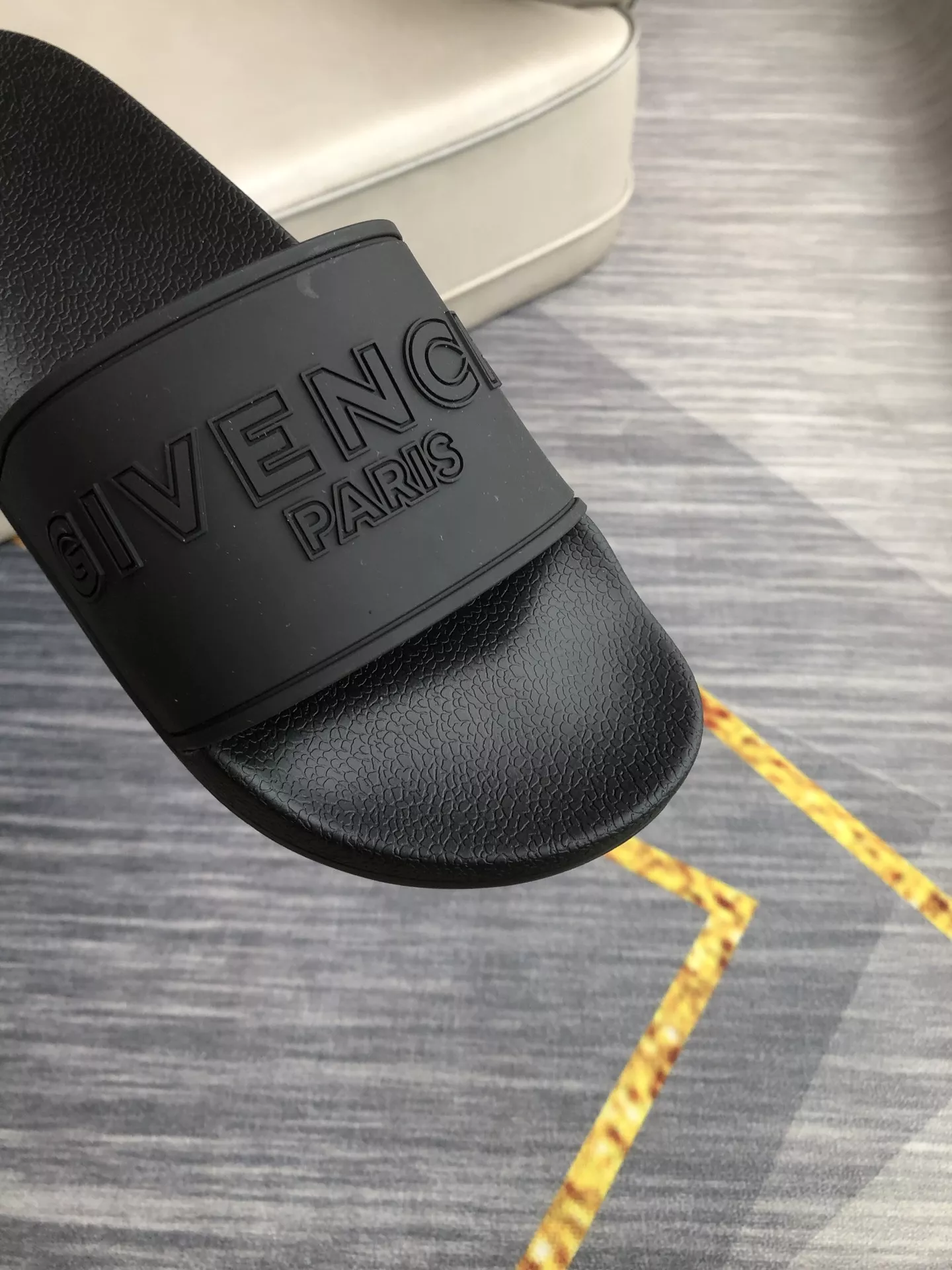 ModernLook 6033 Givenchy Slippers For Men
