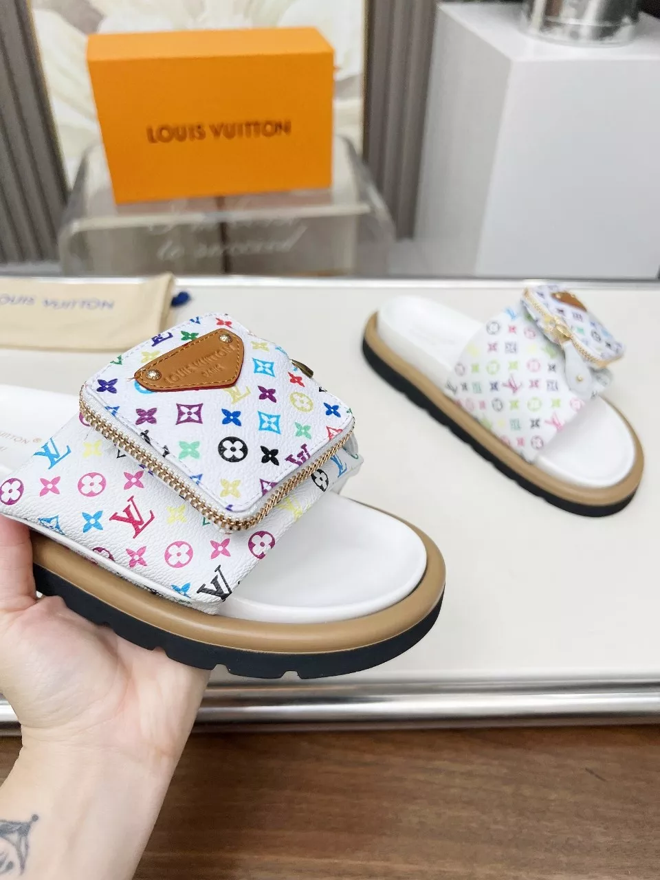 ModernLook 6073 Louis Vuitton Slippers For Women