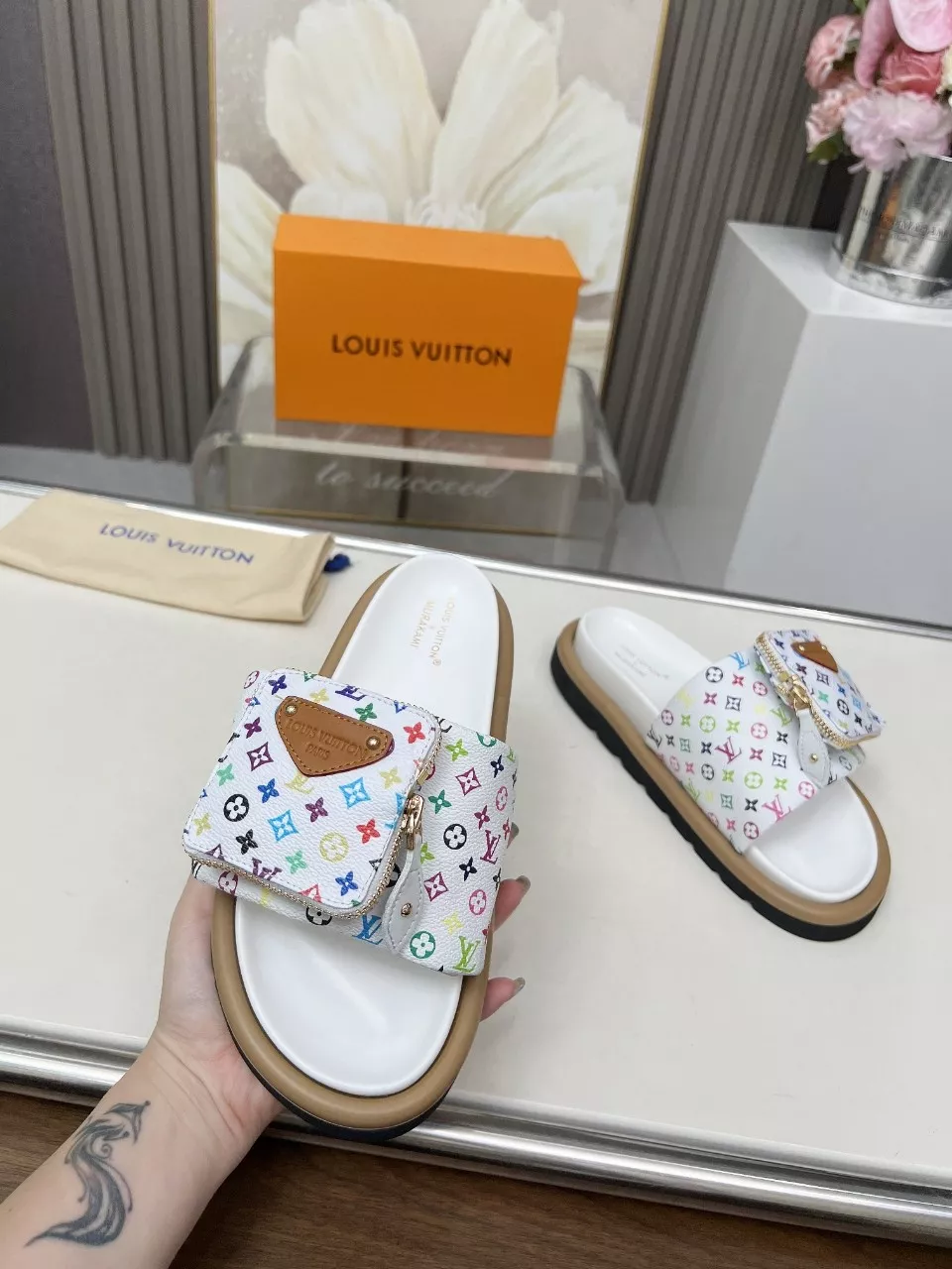ModernLook 6073 Louis Vuitton Slippers For Women