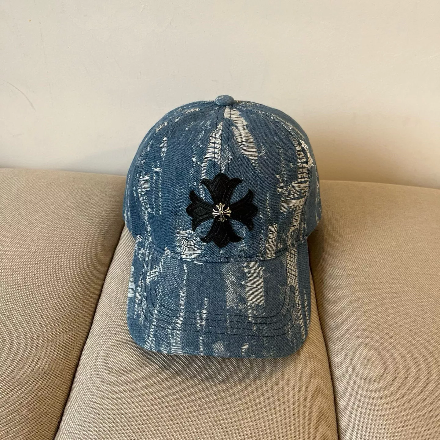 ModernLook 6263 Chrome Hearts Caps
