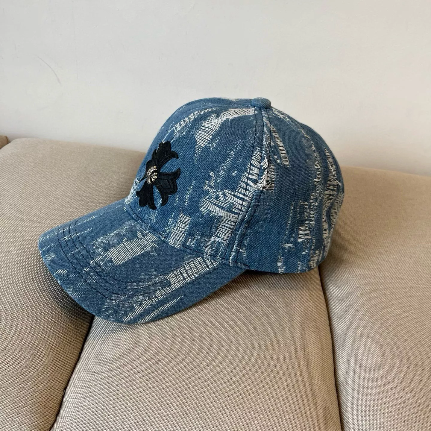 ModernLook 6263 Chrome Hearts Caps