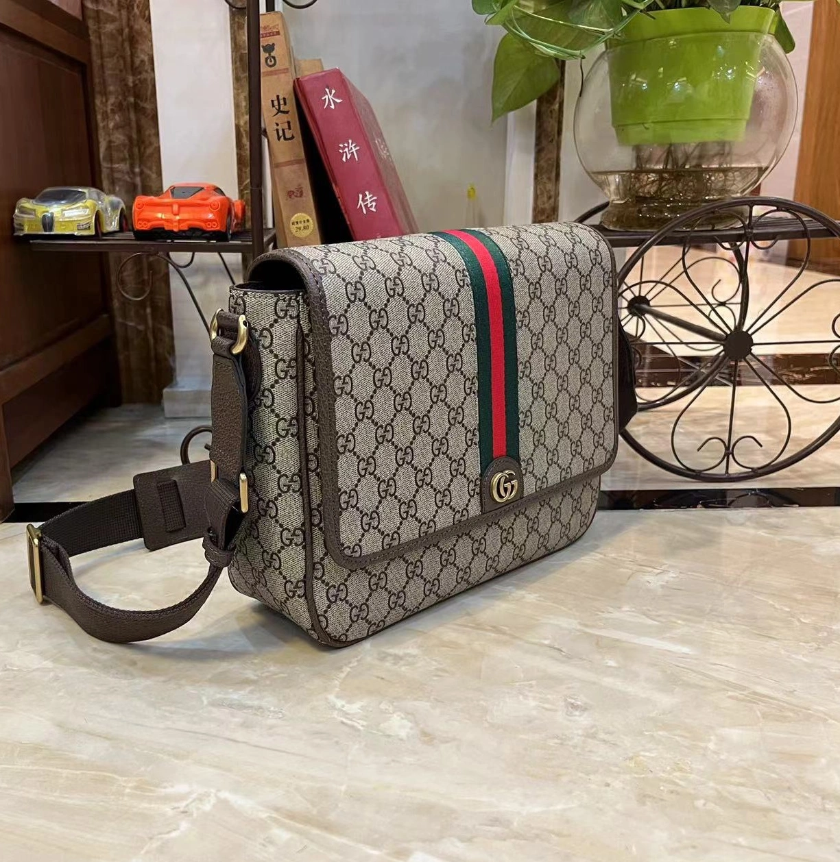 ModernLook 6339 Gucci AAA Man Messenger Bags