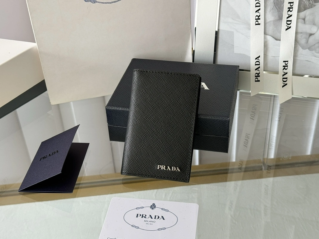 ModernLook 6652 Prada AAA Quality Card Case