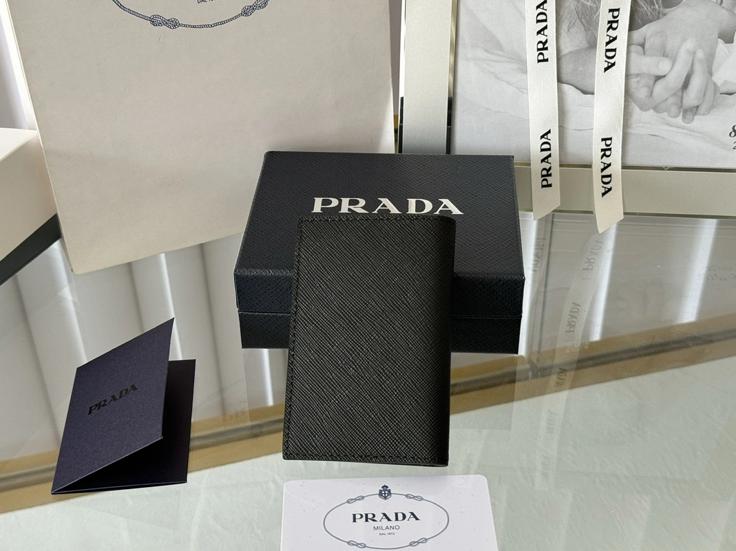 ModernLook 6652 Prada AAA Quality Card Case
