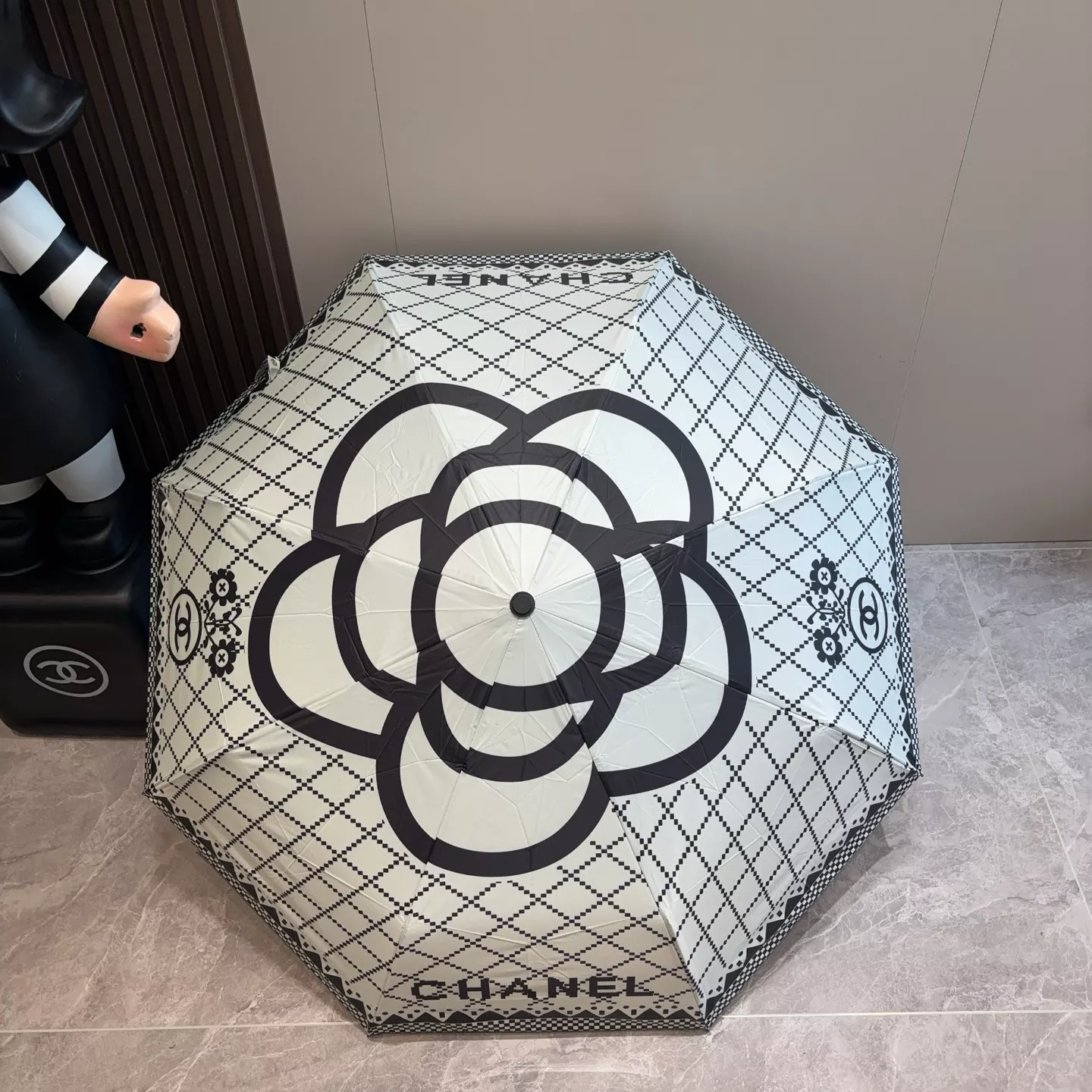 ModernLook 6729 Chanel Umbrellas