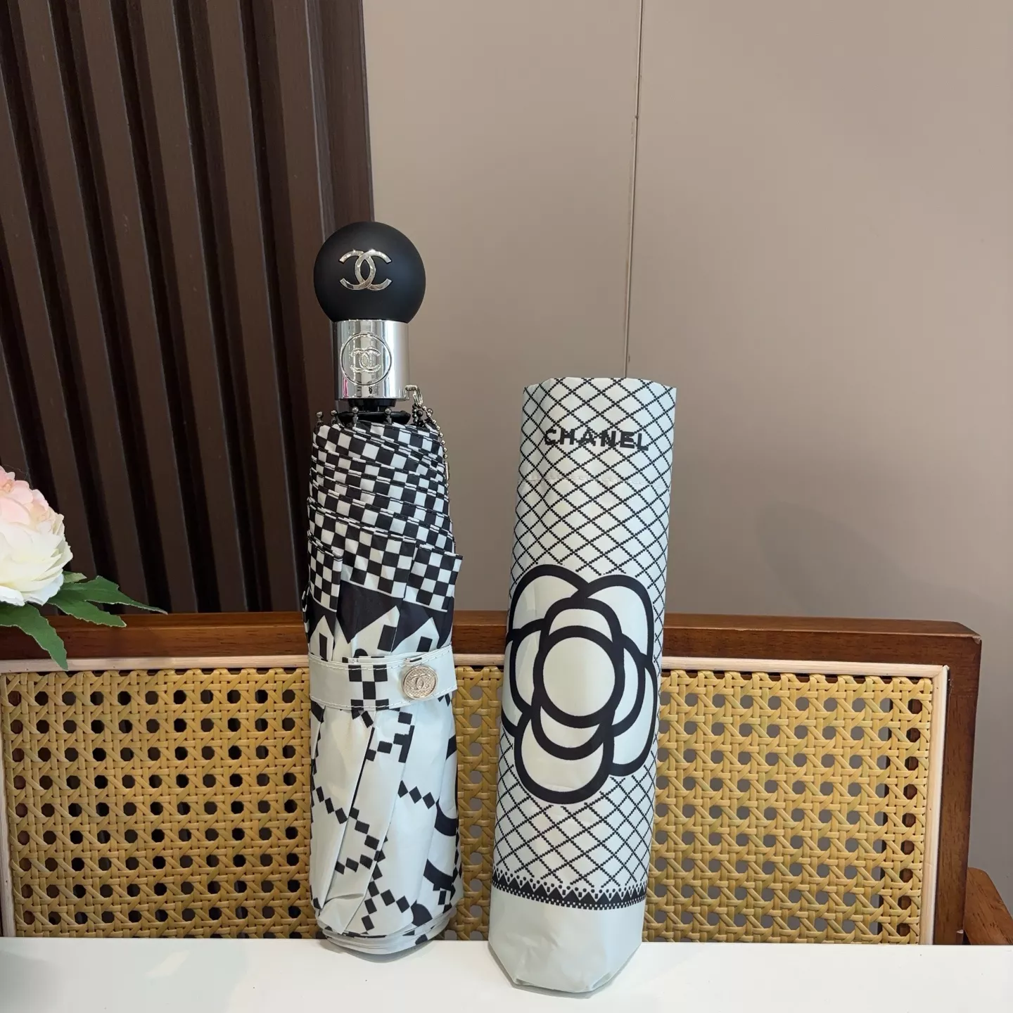 ModernLook 6729 Chanel Umbrellas