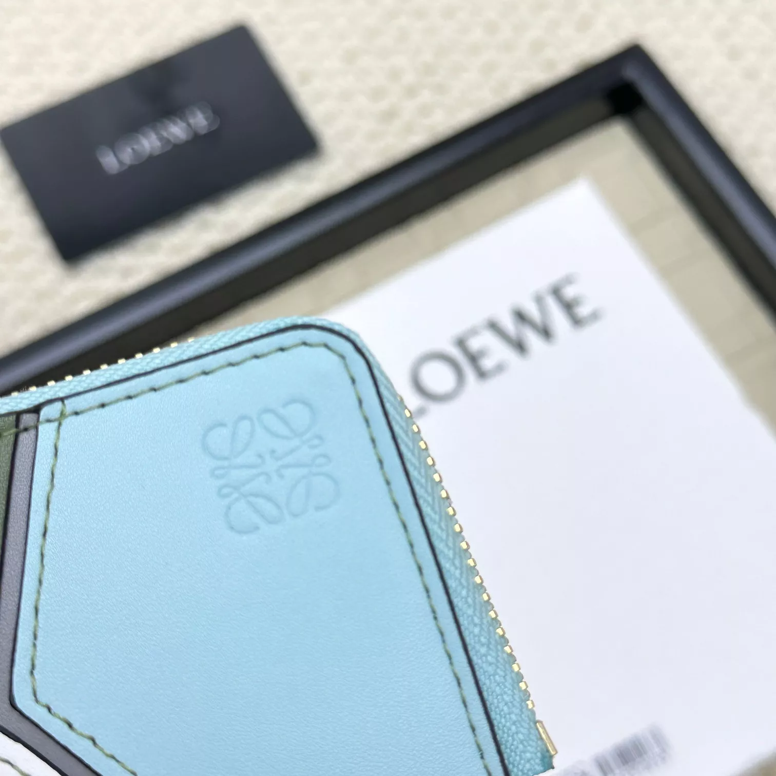 ModernLook 6794 LOEWE Card Case