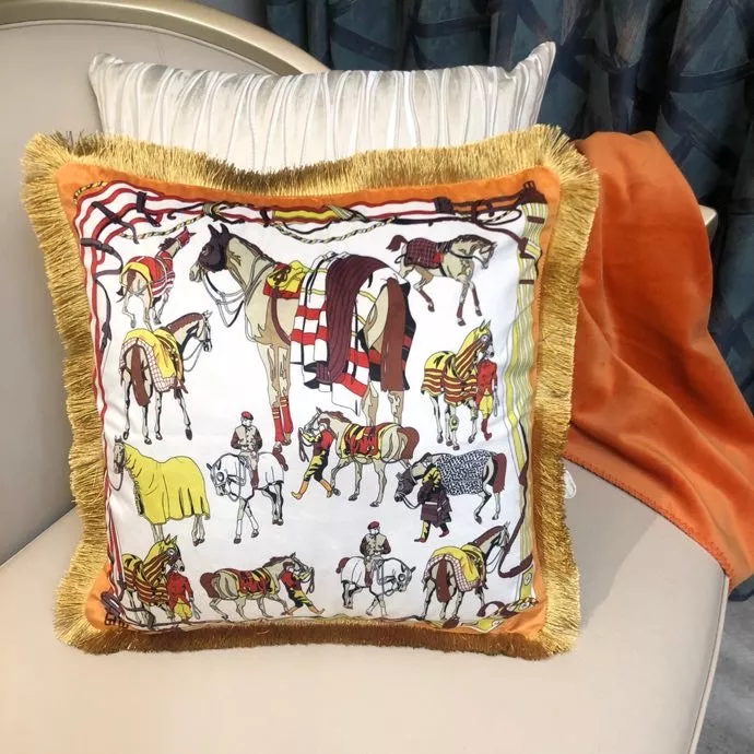 ModernLook 7047 Hermes Cushion