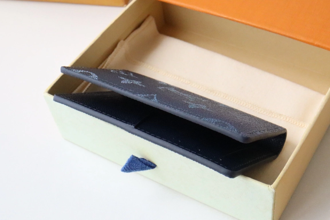 ModernLook 7104 Louis Vuitton LV Card Case