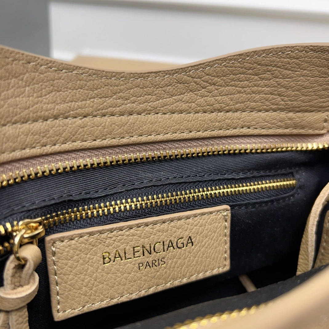 ModernLook 7145 Balenciaga AAA Quality Handbags For Women