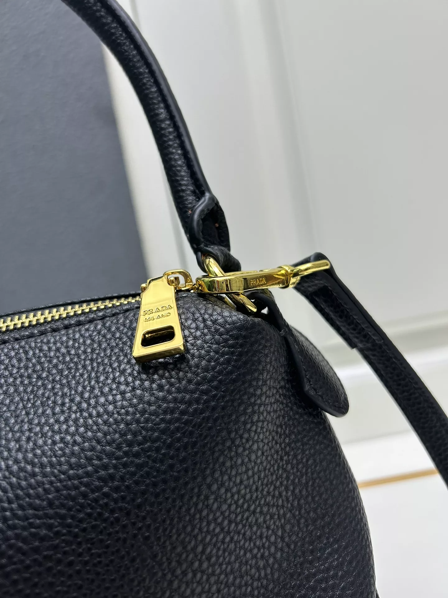 ModernLook 7164 Prada AAA Quality Handbags For Women