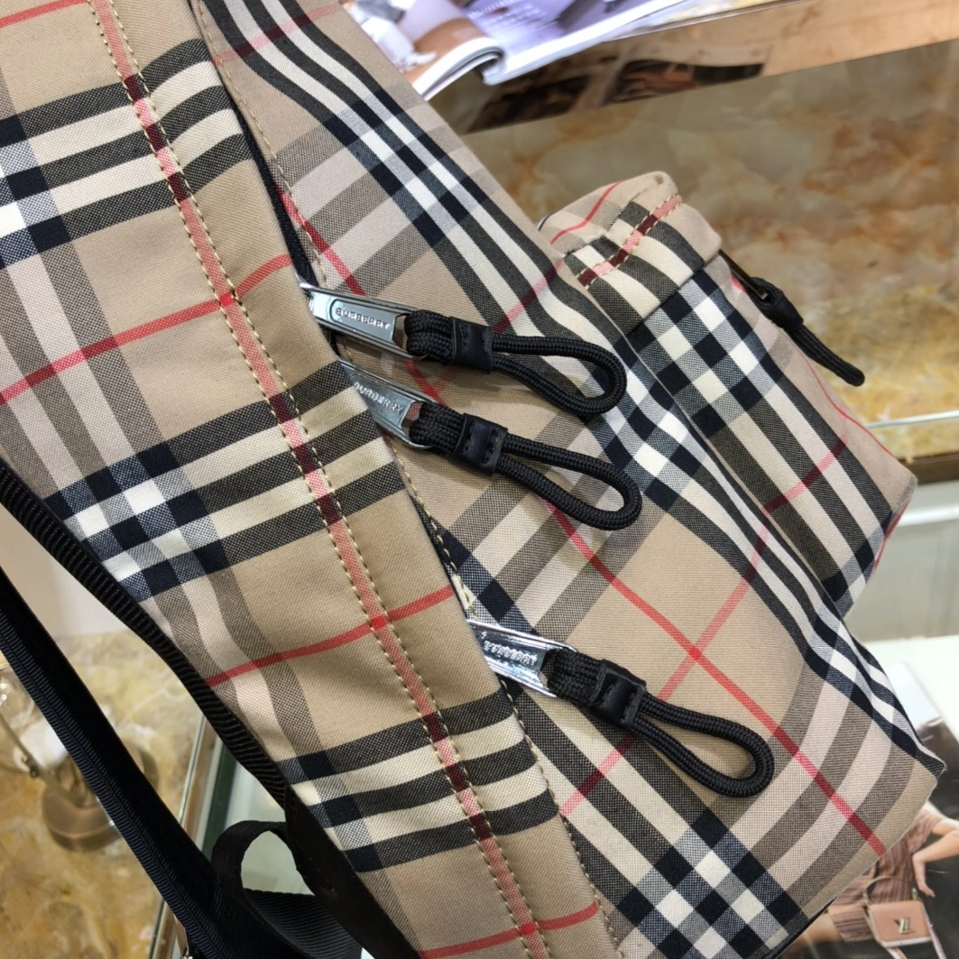 ModernLook 7204 Burberry AAA Man Backpacks