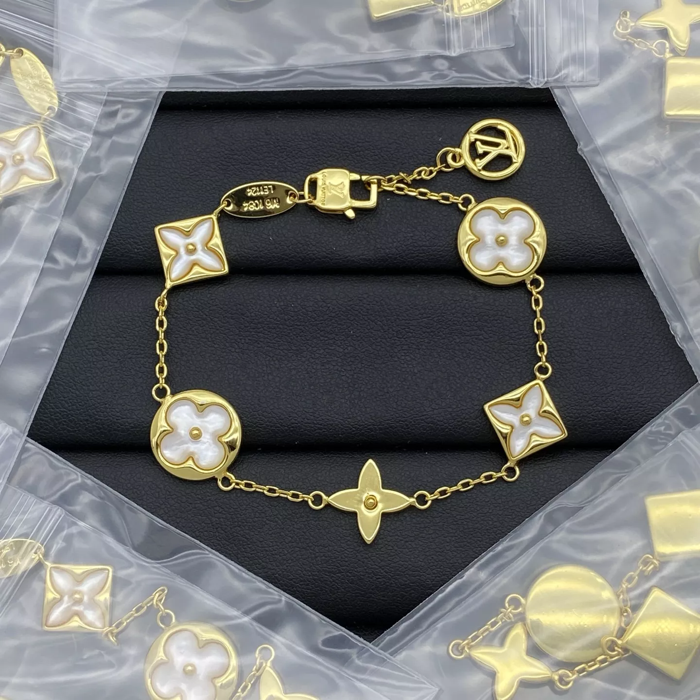 ModernLook 7247 Louis Vuitton LV Bracelets
