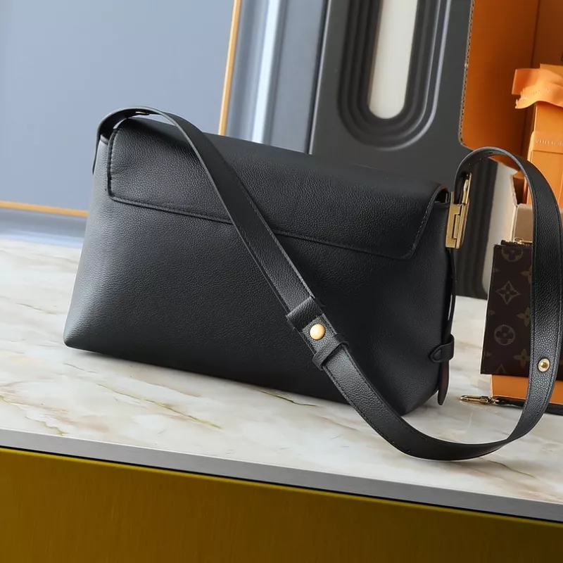 ModernLook 7558 Louis Vuitton AAA Quality Messenger Bags For Women