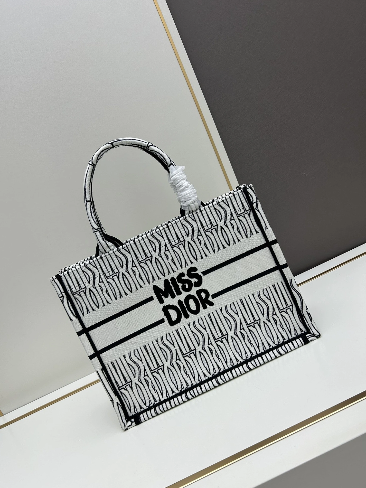 ModernLook 8048 Christian Dior AAA Quality Tote-Handbags For Women