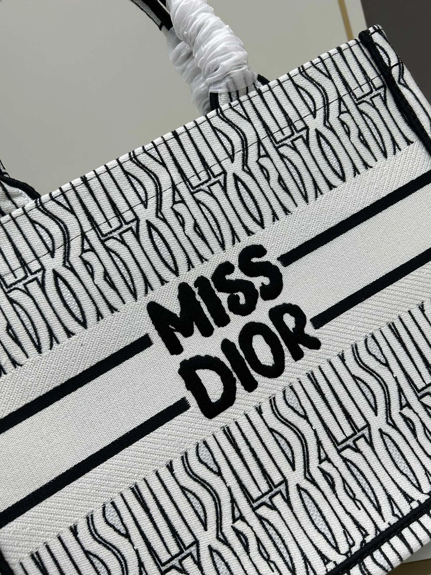 ModernLook 8048 Christian Dior AAA Quality Tote-Handbags For Women