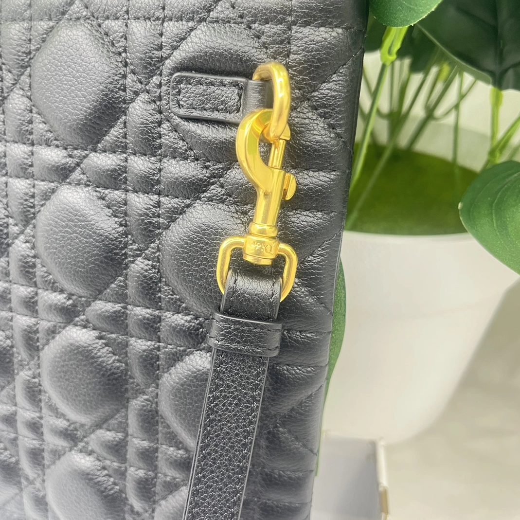 ModernLook 8113 Christian Dior AAA Quality Wallets For Women