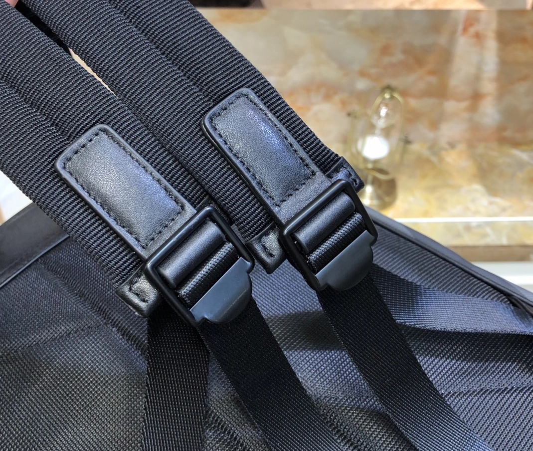 ModernLook 8198 Burberry AAA Man Backpacks