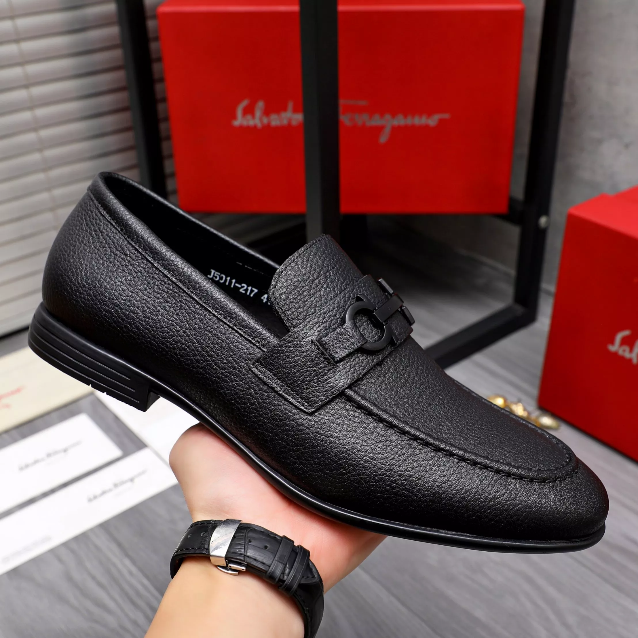 ModernLook 8251 Salvatore Ferragamo Leather Shoes For Men