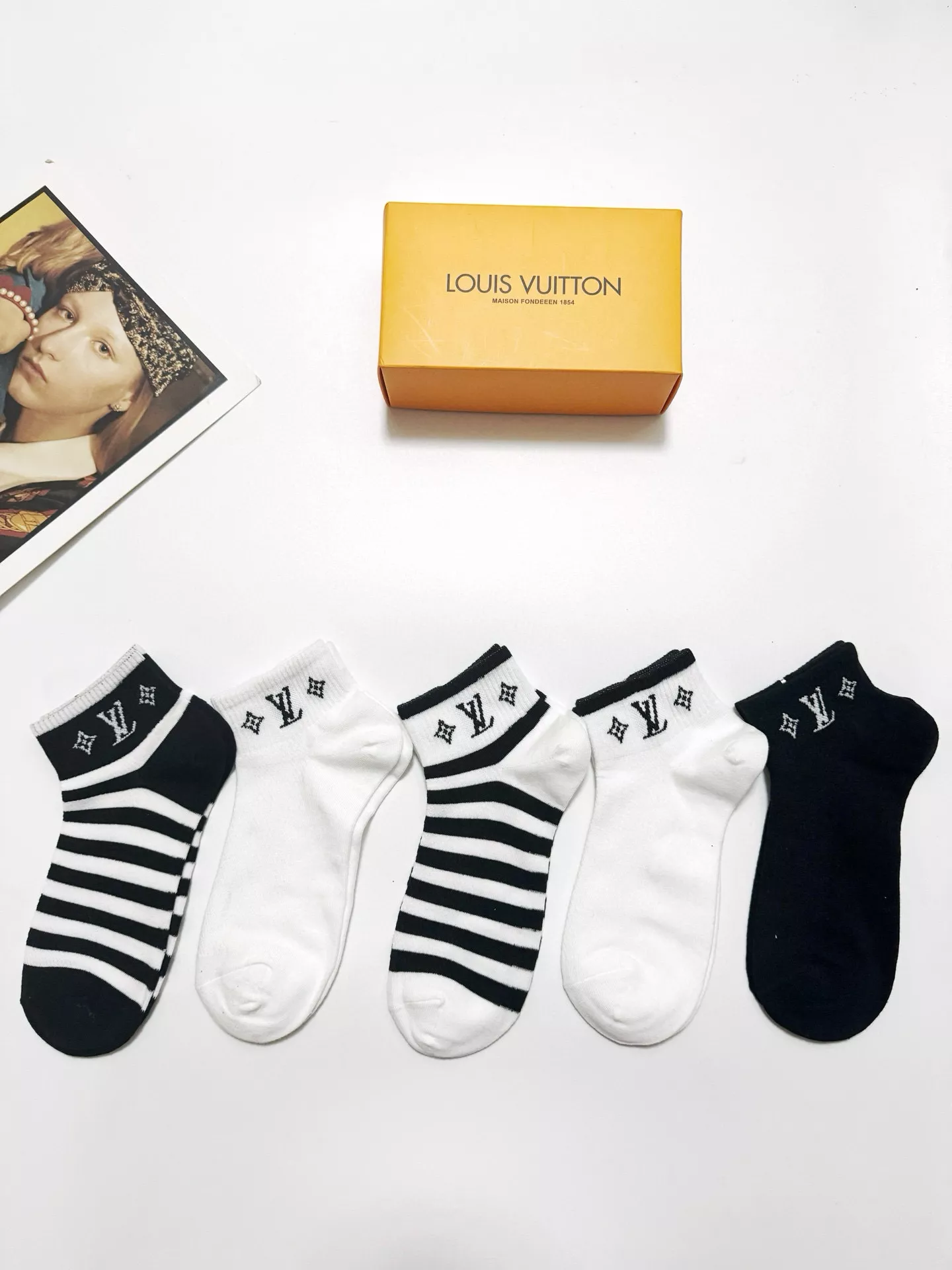 ModernLook 8290 Louis Vuitton LV Socks