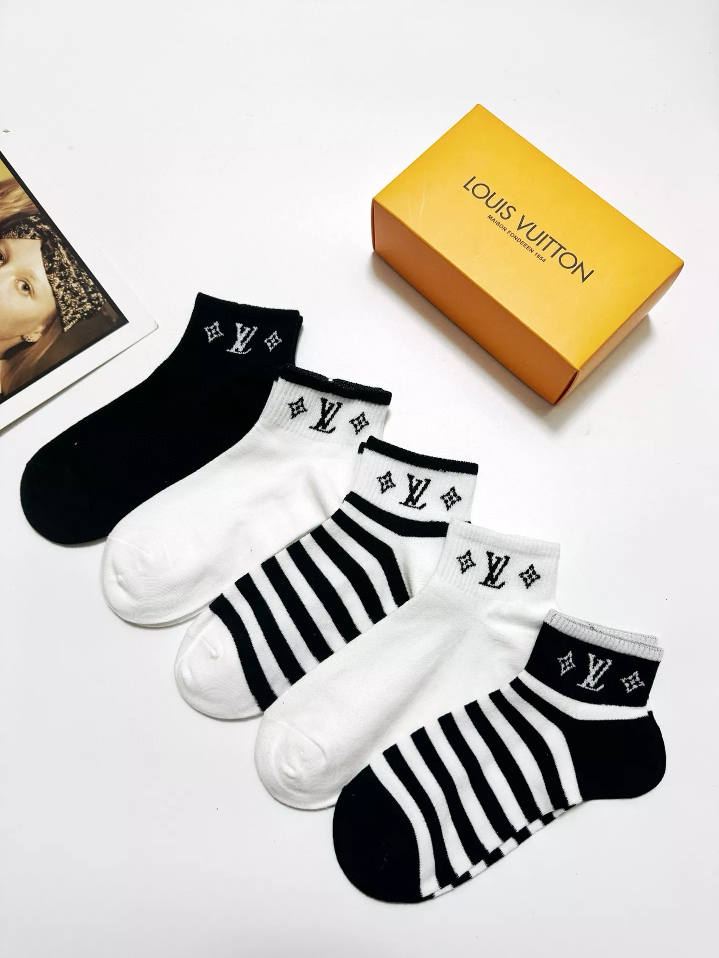 ModernLook 8290 Louis Vuitton LV Socks
