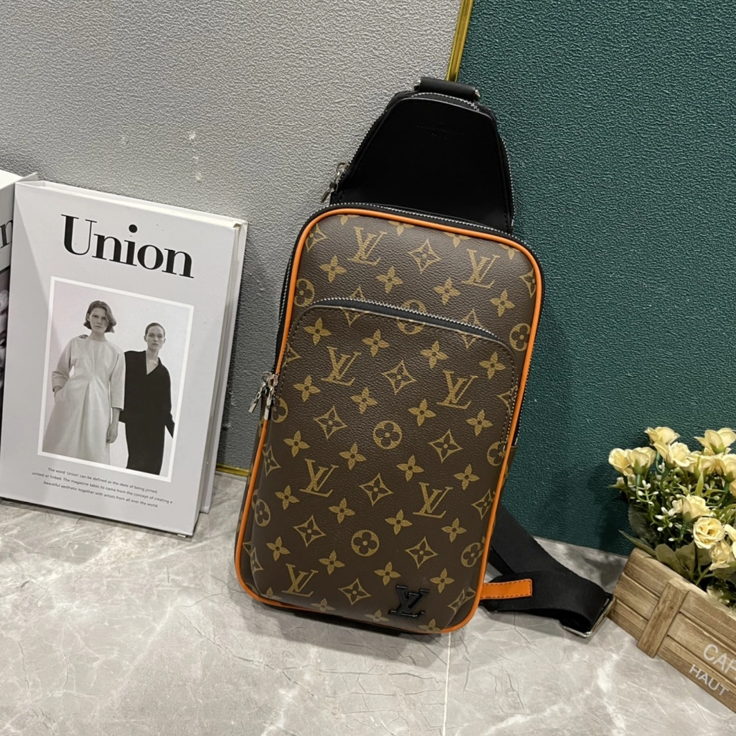 ModernLook 8310 Louis Vuitton AAA Man Messenger Bags