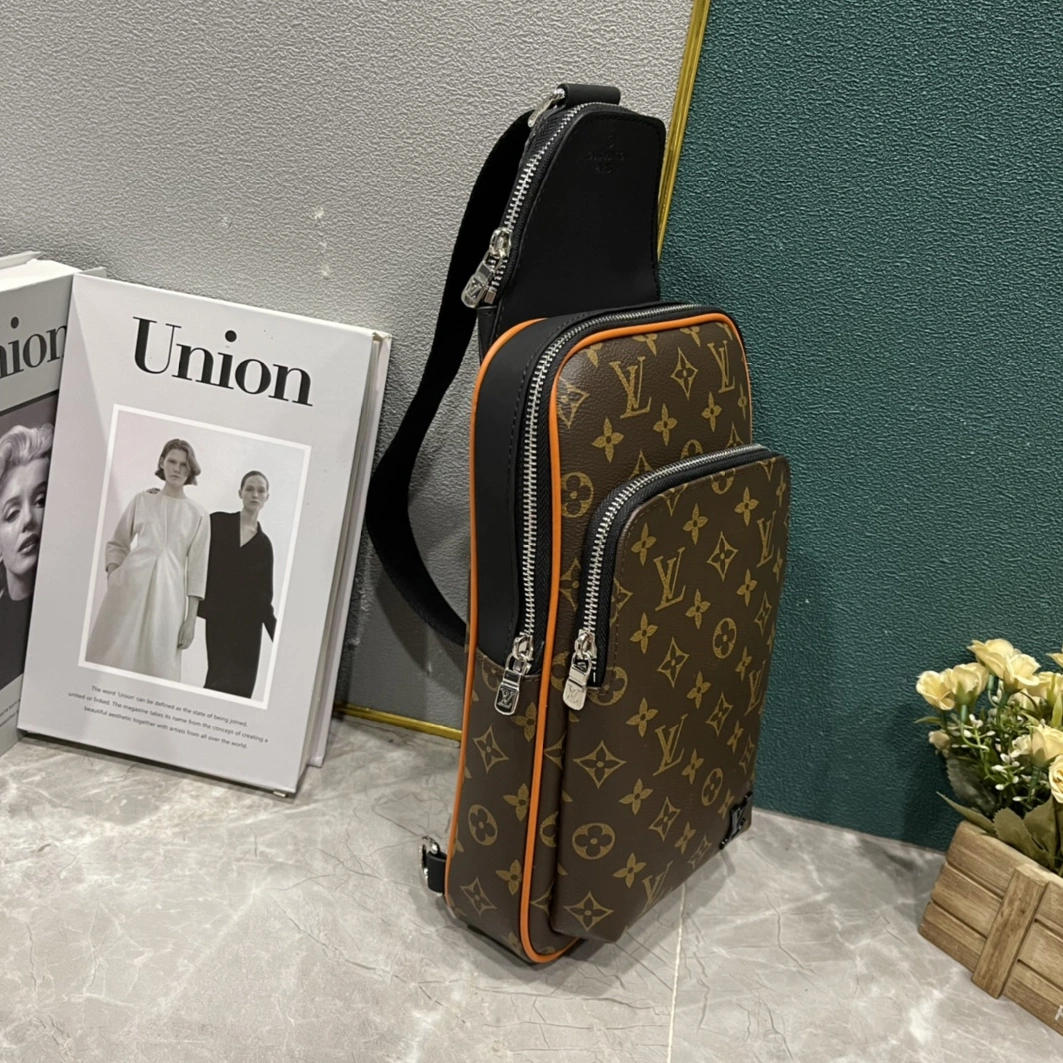 ModernLook 8310 Louis Vuitton AAA Man Messenger Bags