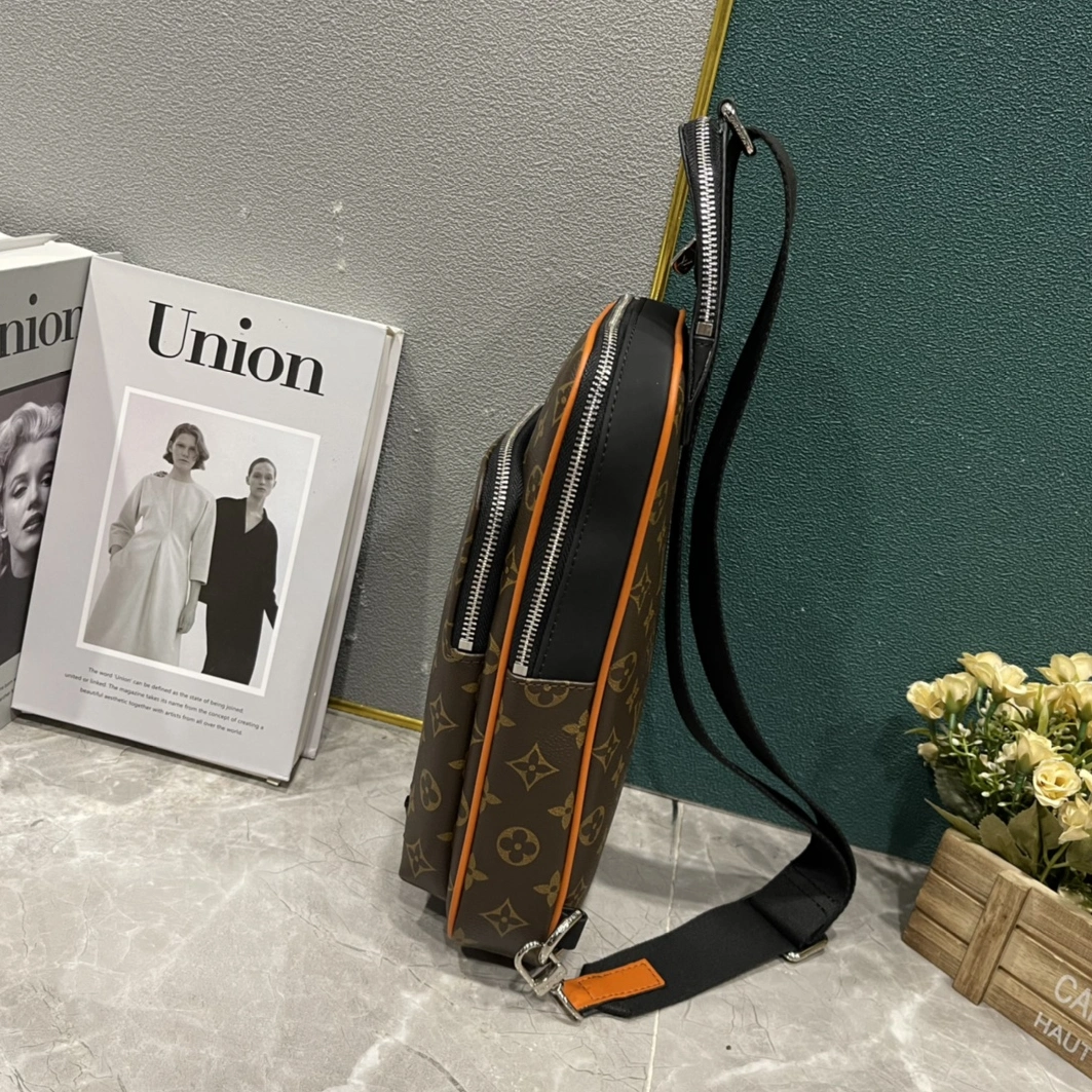 ModernLook 8310 Louis Vuitton AAA Man Messenger Bags