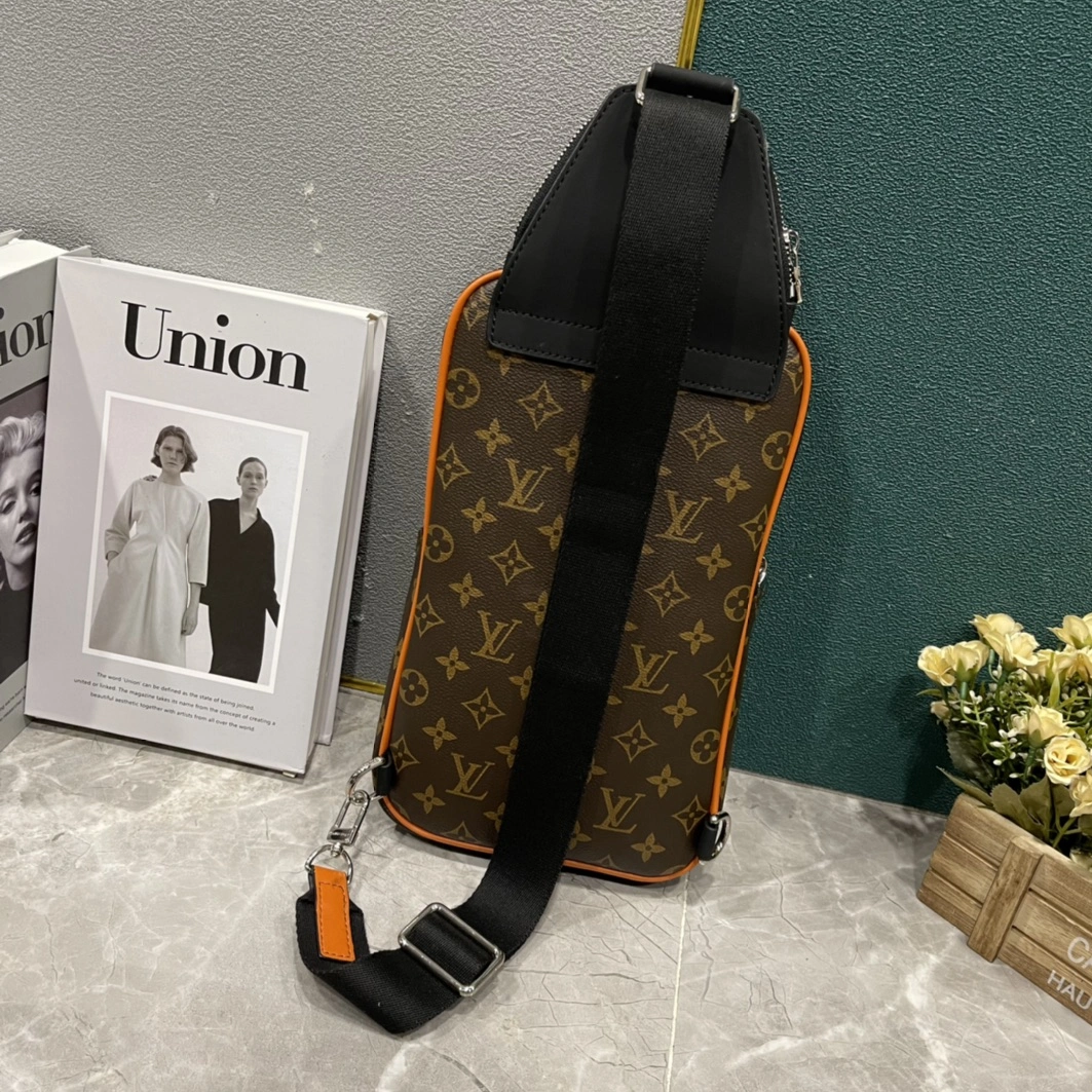 ModernLook 8310 Louis Vuitton AAA Man Messenger Bags