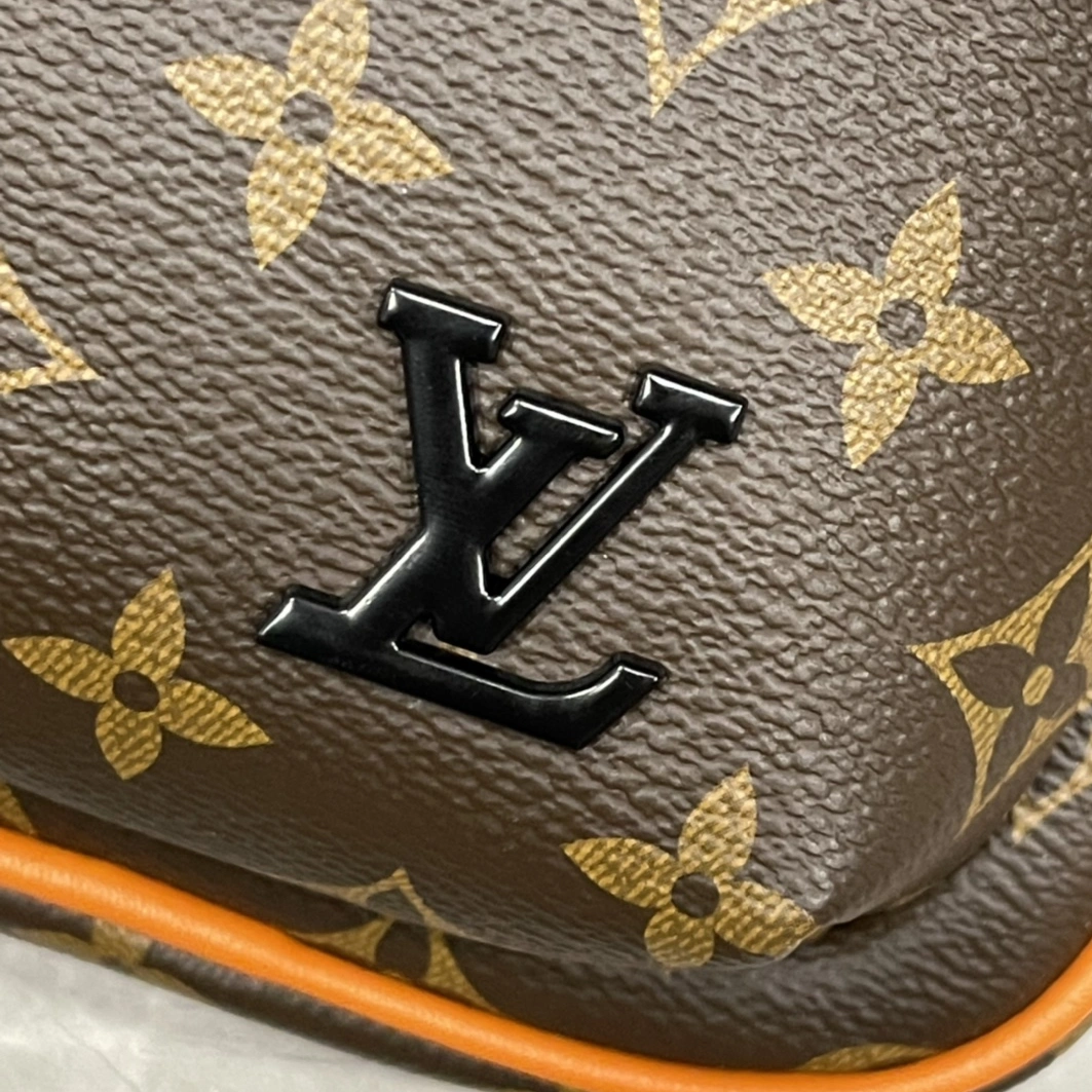ModernLook 8310 Louis Vuitton AAA Man Messenger Bags