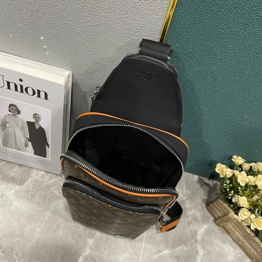 ModernLook 8310 Louis Vuitton AAA Man Messenger Bags