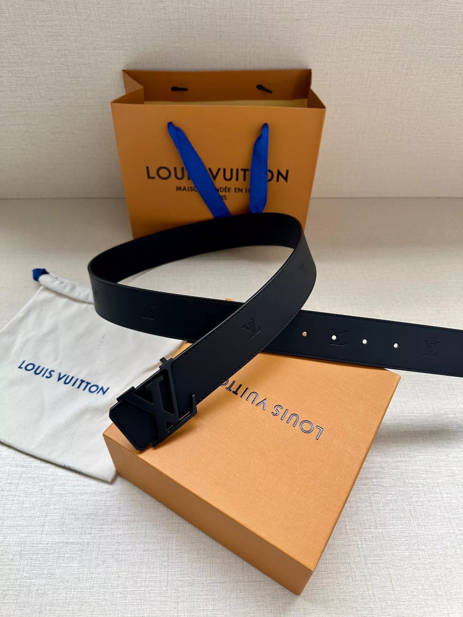 ModernLook 8347 Louis Vuitton AAA Quality Belts In 4.0cm For Men