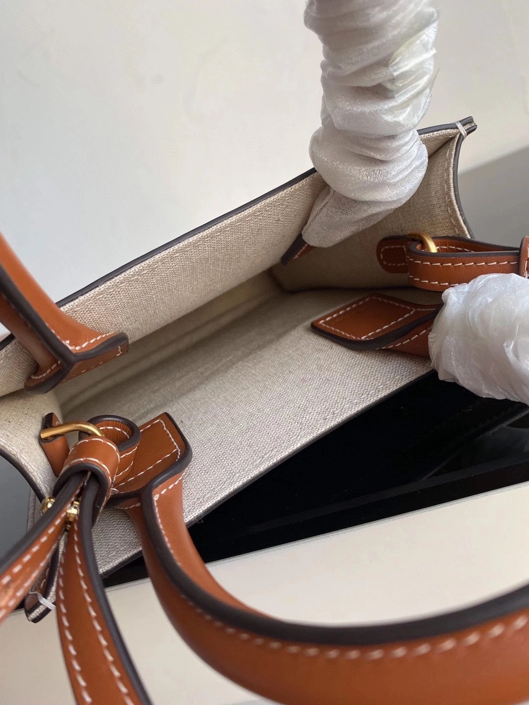 ModernLook 8462 Celine AAA Quality Handbags For Women