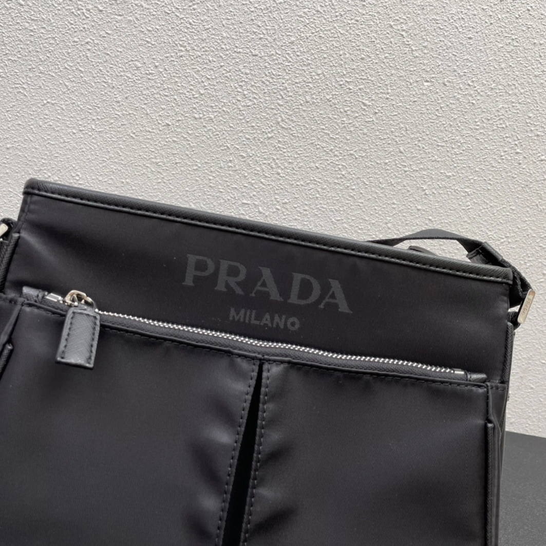 ModernLook 8638 Prada AAA Man Messenger Bags