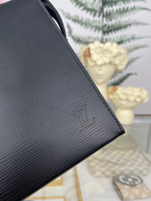 ModernLook 8646 Louis Vuitton AAA Man Wallets