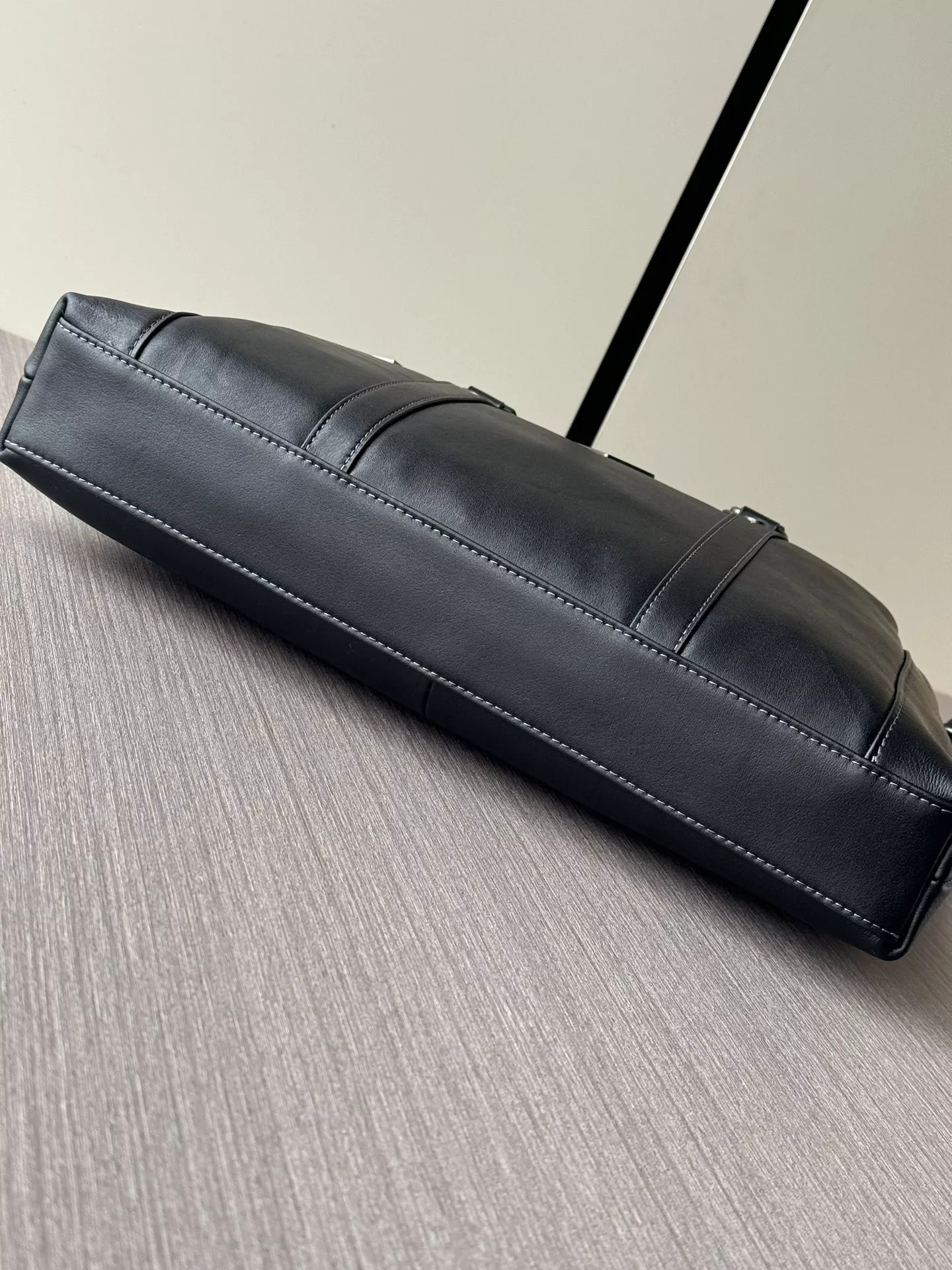 ModernLook 872 Prada AAA Man Handbags