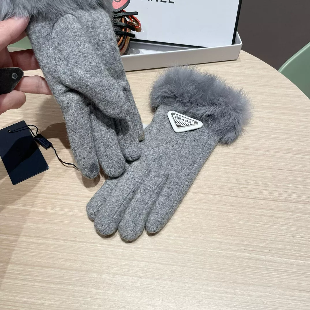 ModernLook 9143 Prada Gloves