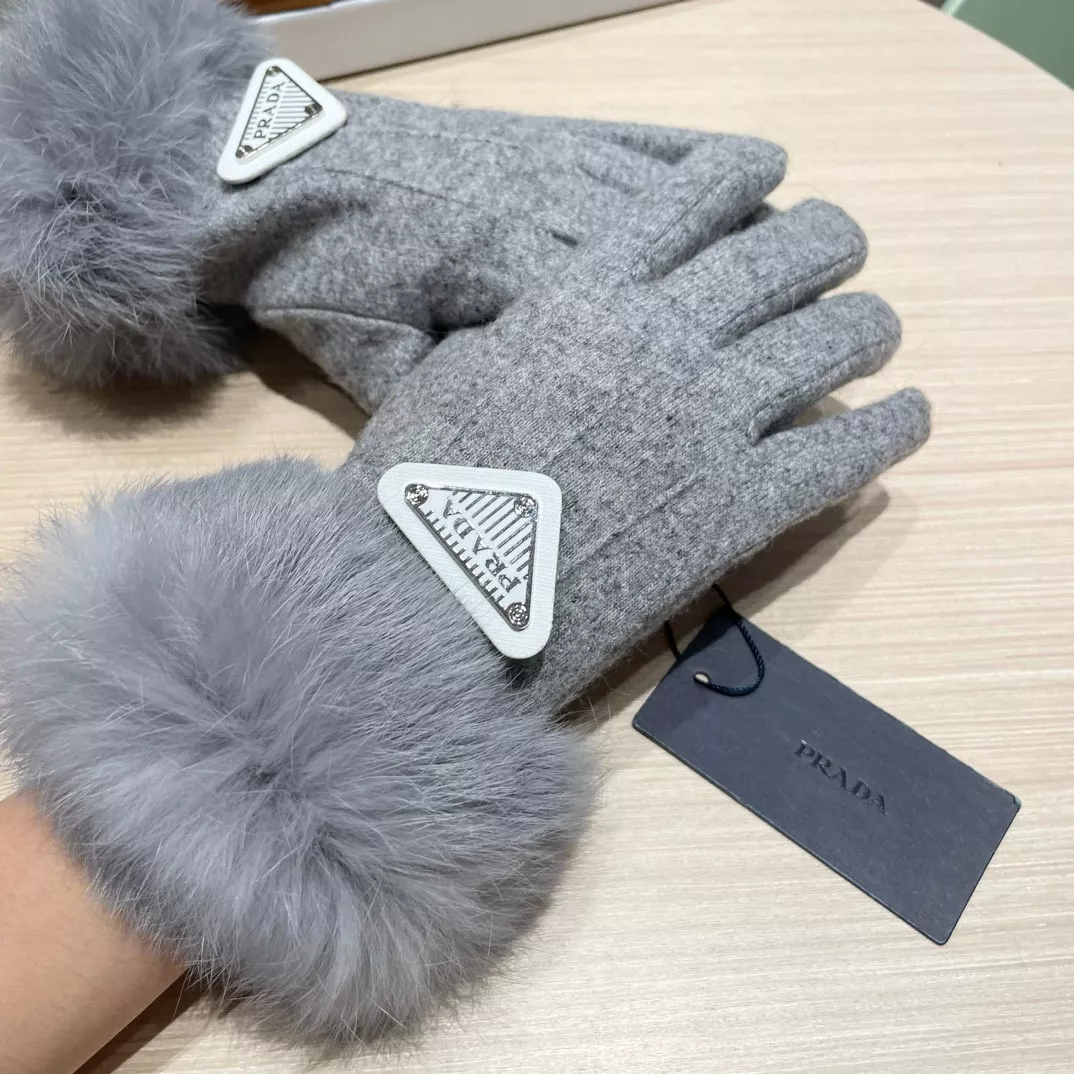 ModernLook 9143 Prada Gloves