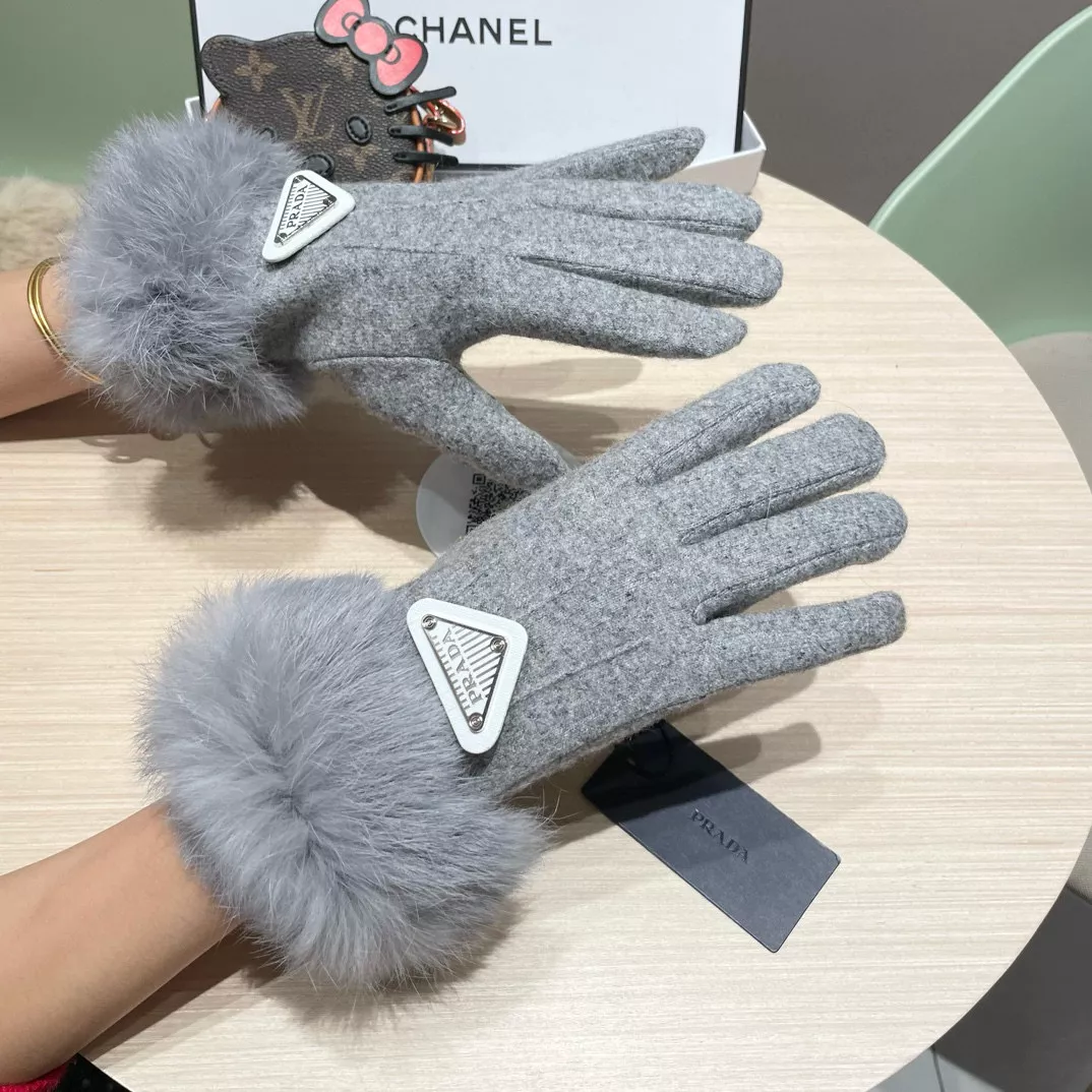 ModernLook 9143 Prada Gloves