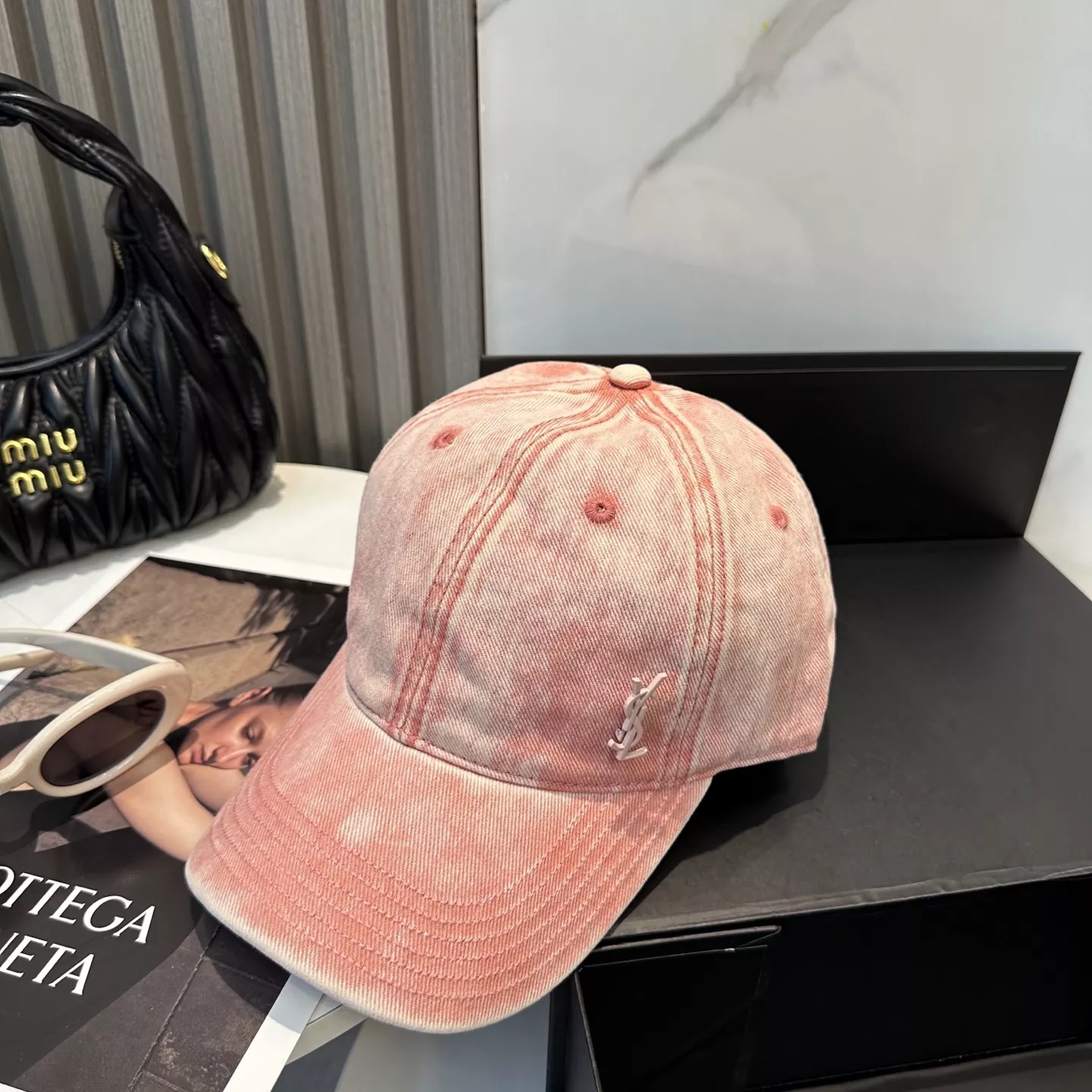 ModernLook 9489 Yves Saint Laurent YSL Caps