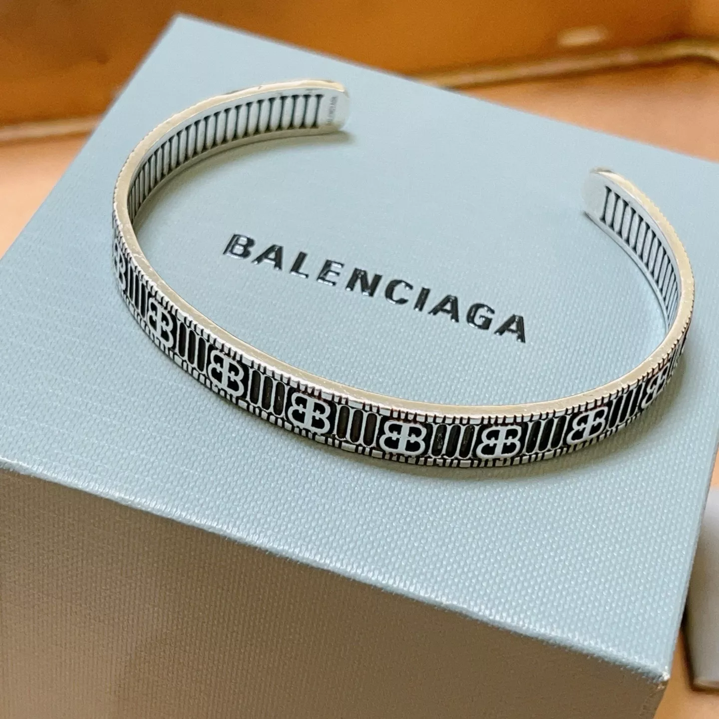 ModernLook 9587 Balenciaga Bracelets