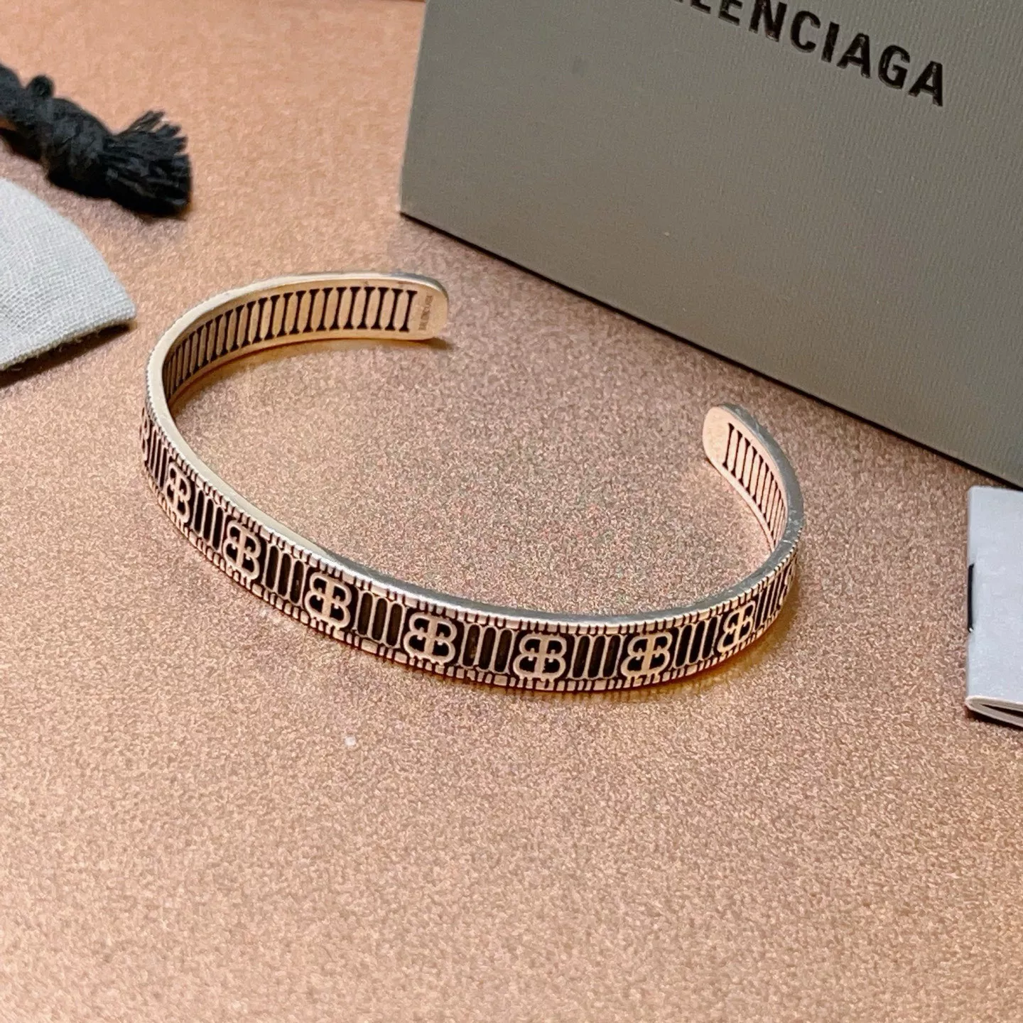 ModernLook 9587 Balenciaga Bracelets