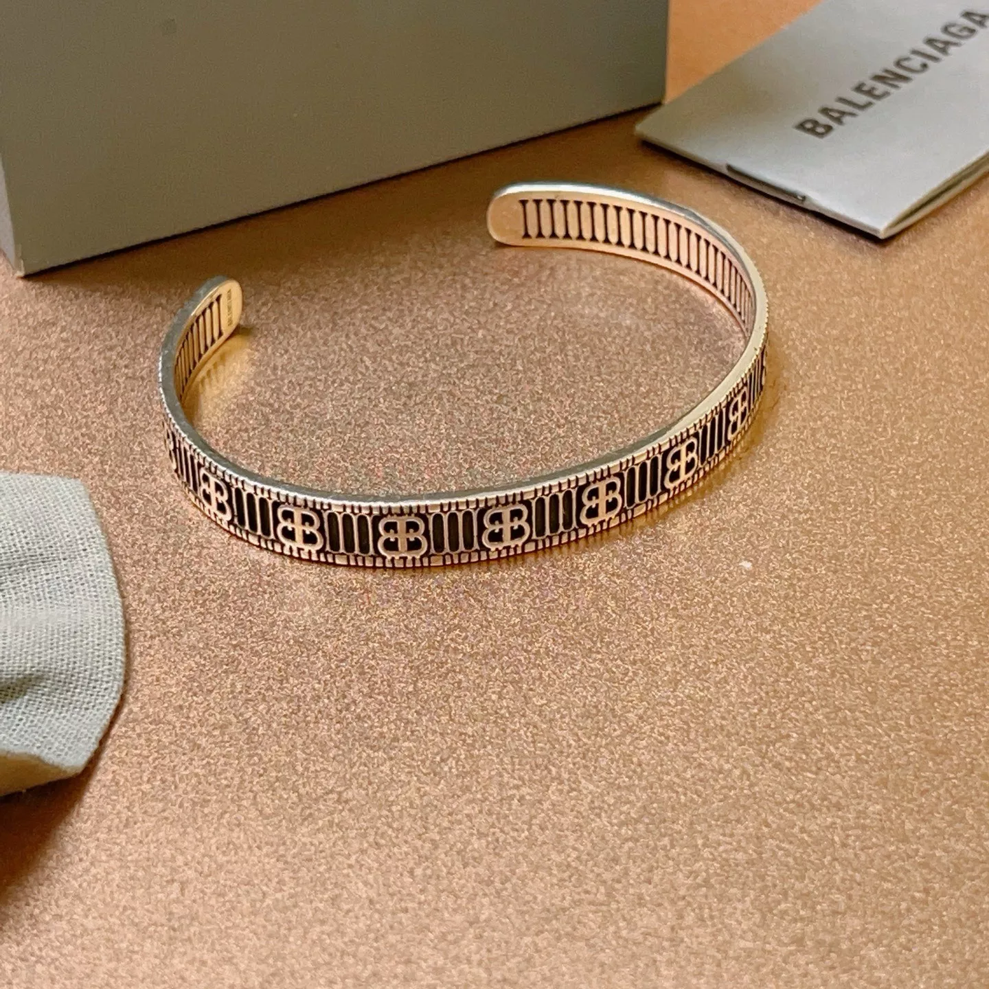 ModernLook 9587 Balenciaga Bracelets