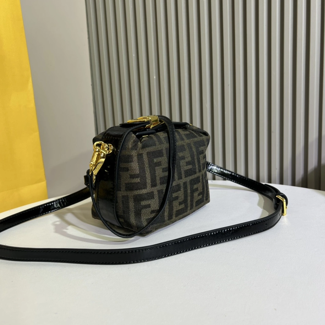 ModernLook 9587 Fendi AAA Quality Messenger Bags For Women