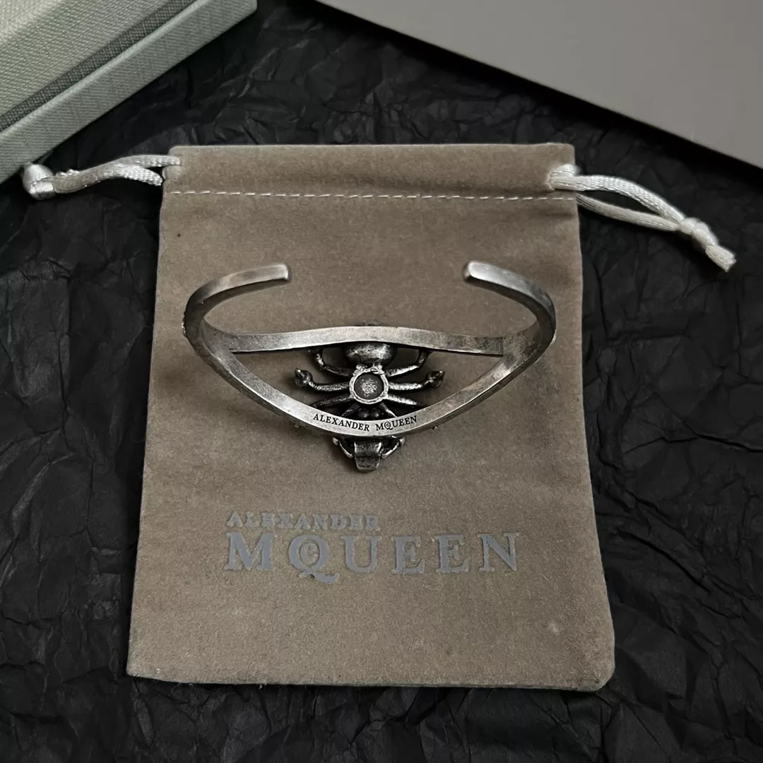 ModernLook 9698 Alexander McQueen Bracelets